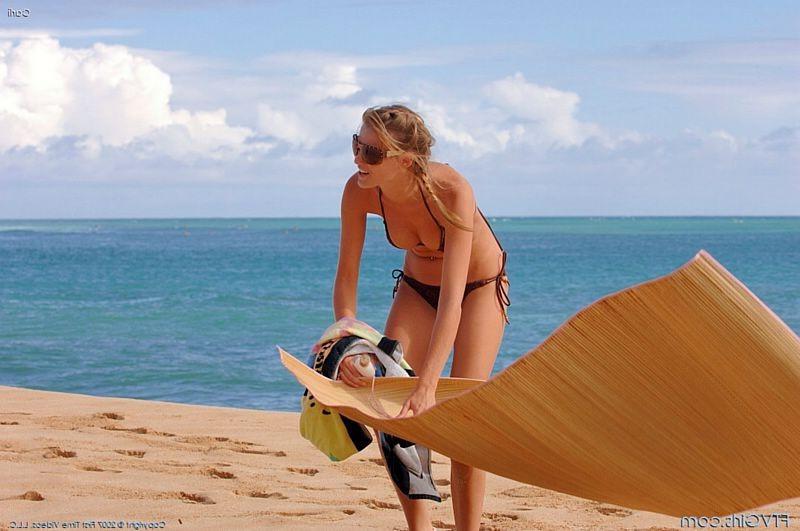 15P Beach bikini flirting and nudity