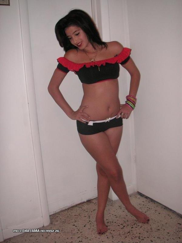 12P Black haired Latinas whoring on cam