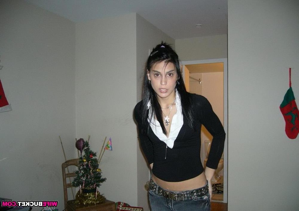 20P Sharing my wife pics
