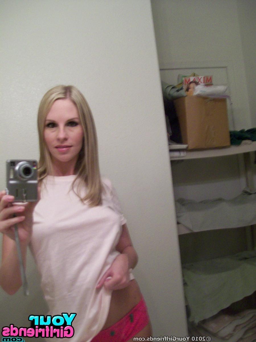 11P Hot blonde chick rips off her clothes and  takes mirror and selfpics