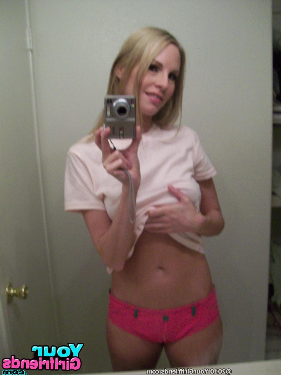 11P Hot blonde chick rips off her clothes and  takes mirror and selfpics