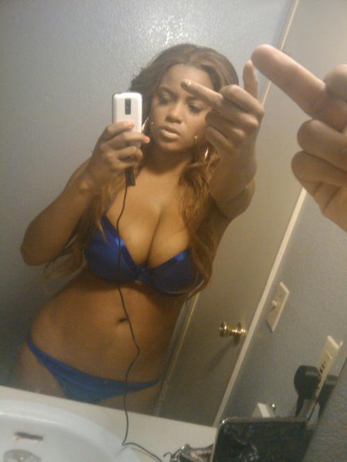10P Black Gfs Shooting Selfies In The Mirror
