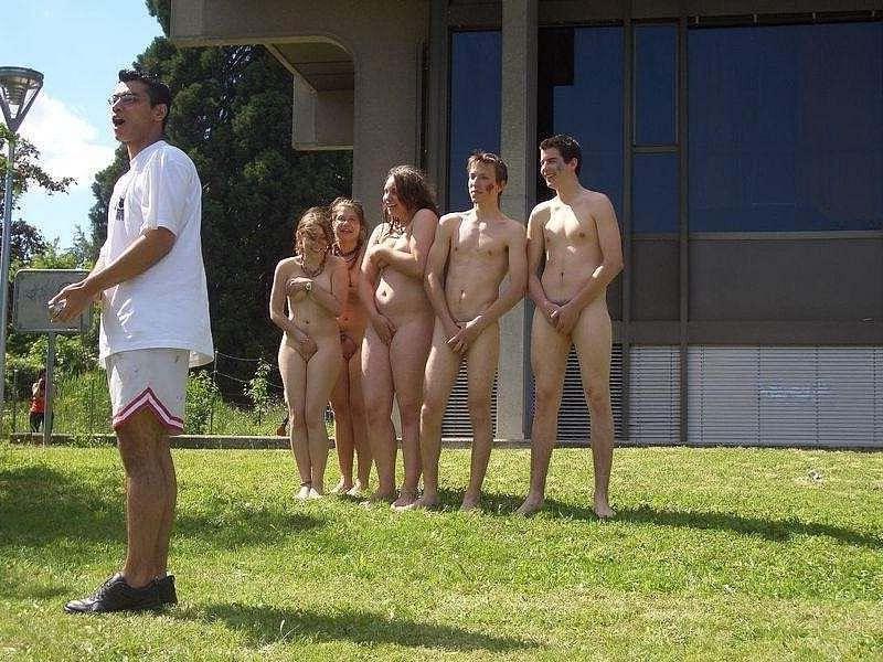 12P Real amateur girlfriends having public sex
