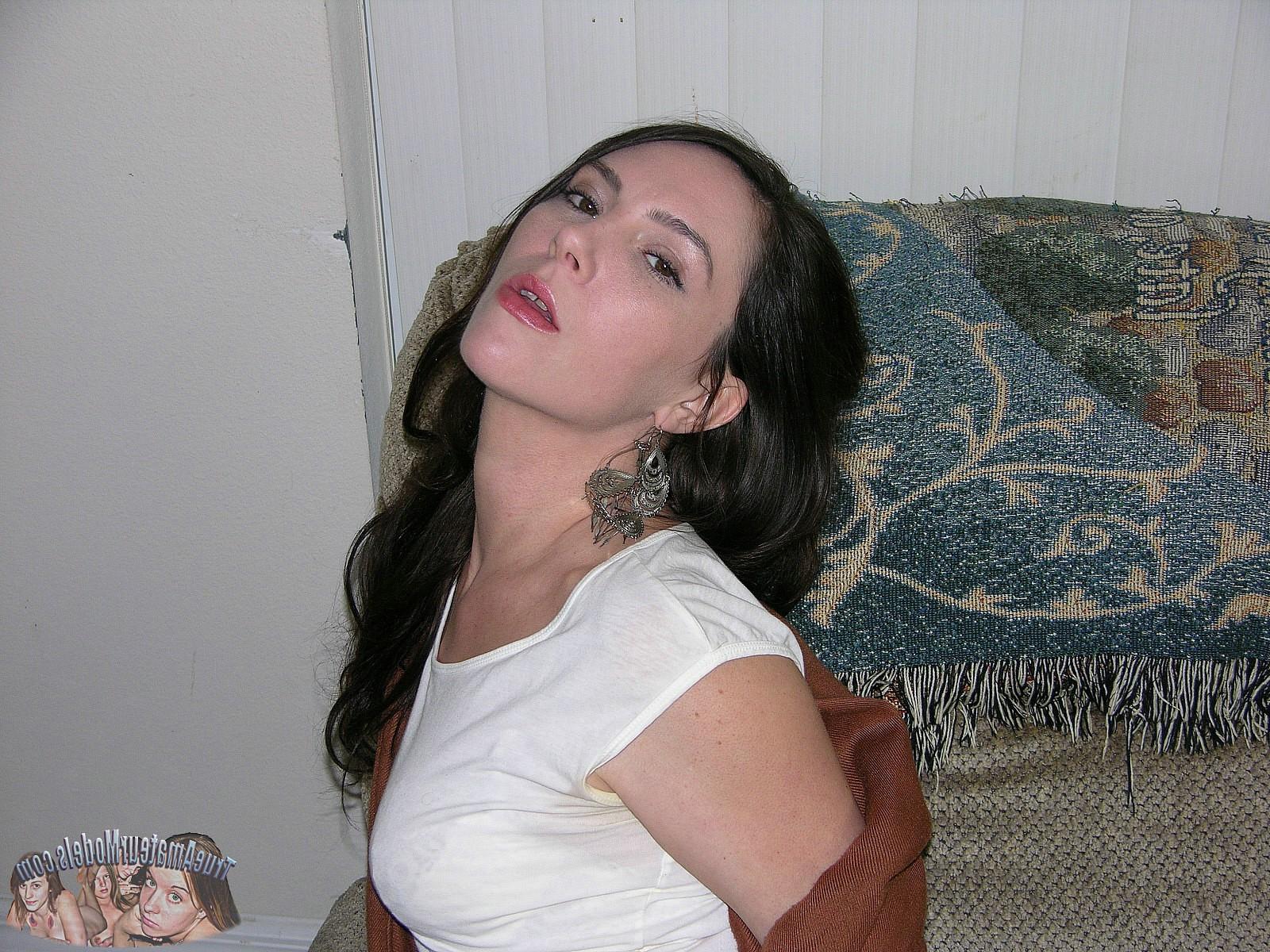 16P Amateur Brunette MILF Models Nude And Spreads Apart Her Ass - Charlotte D. From 