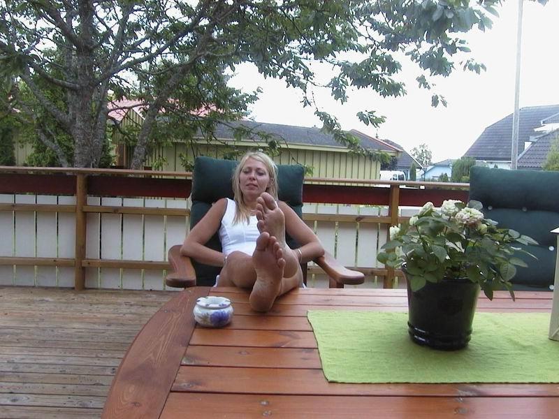 16P real amateur wives showing off their goodies