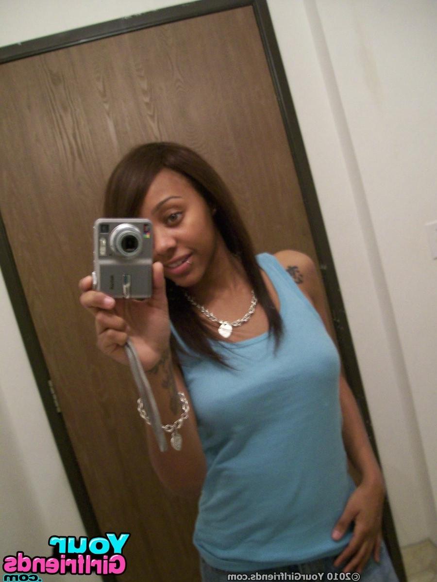 11P Ebony princess plays with her tits and snatch while snapping hot mirror pics