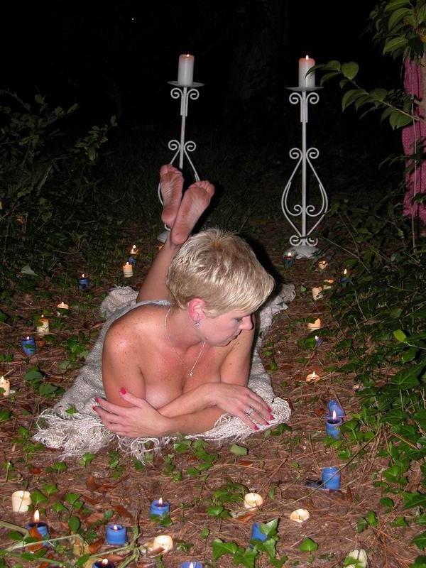15P real amateur wives showing off goodies