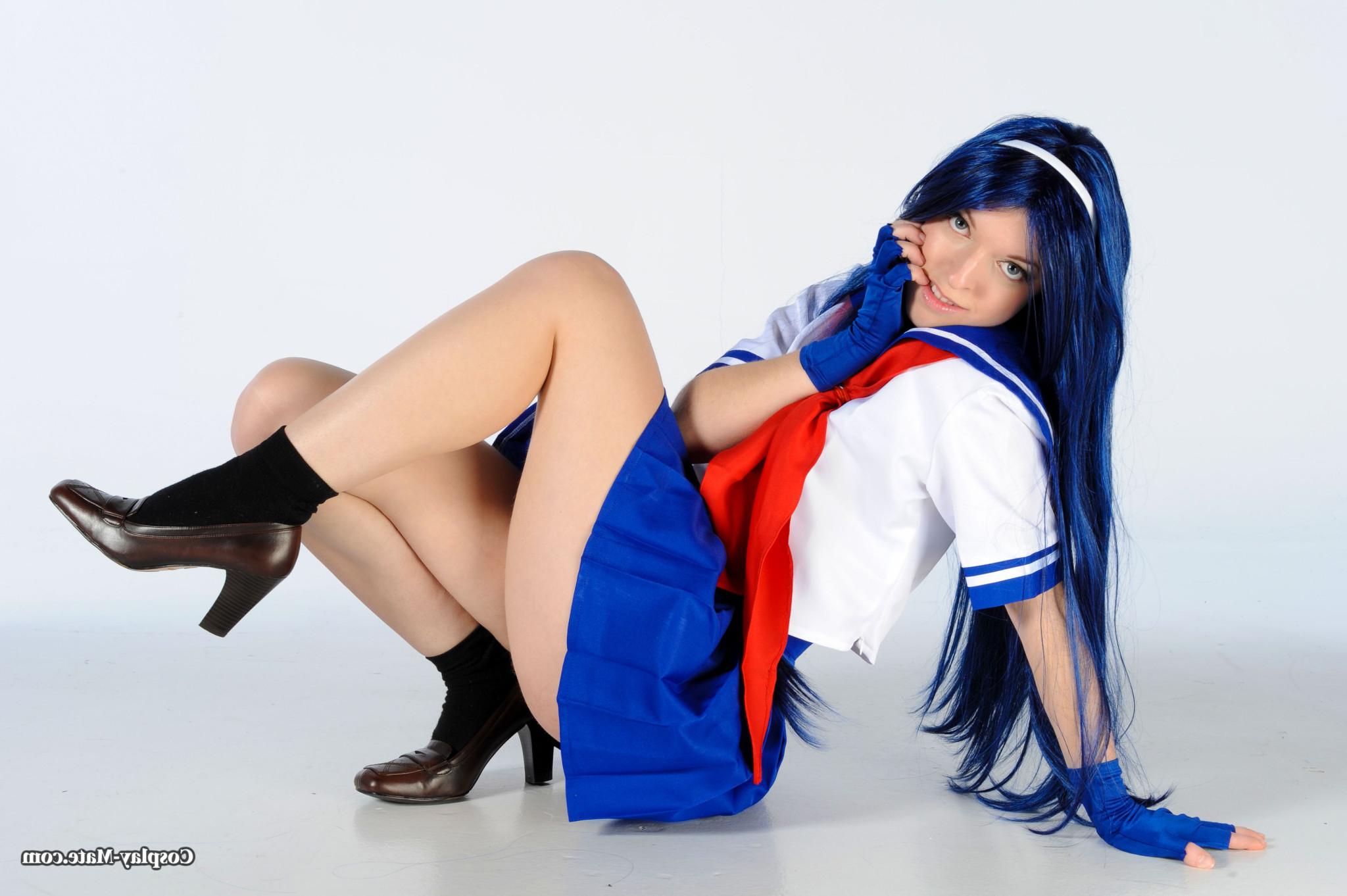 11P Cosplay teen girl in costume strips nude