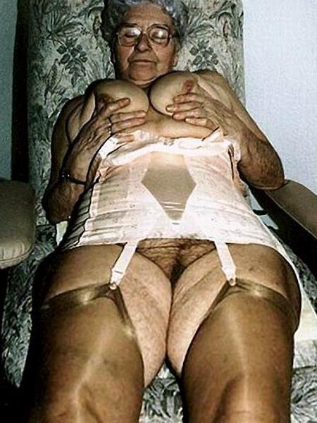 14P very old grannies showing off goodies