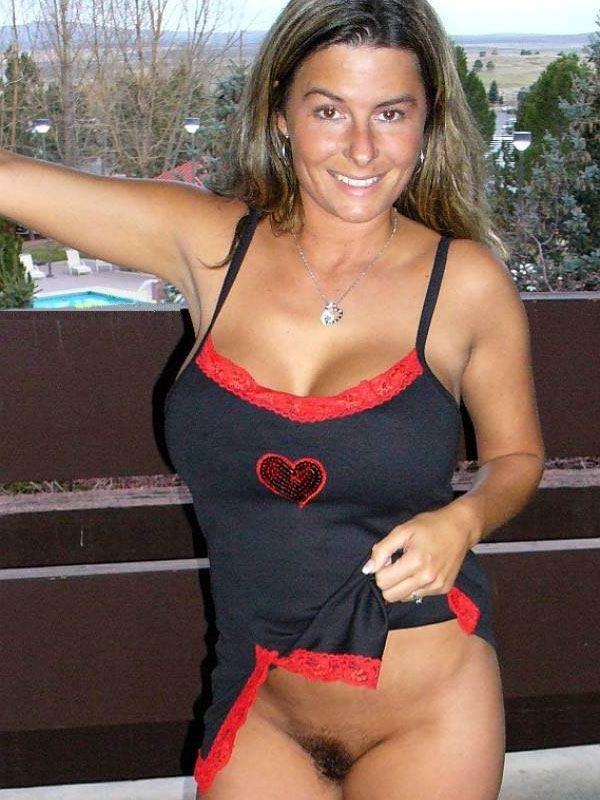 15P real amateur wives showing off goodies