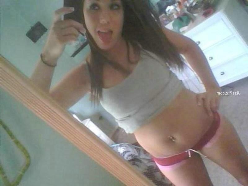 12P Real life GF giving oral sex and swallowing cumshot