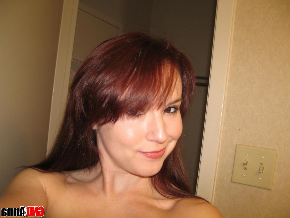 12P Cute GND teen Anna takes selfshot pictures