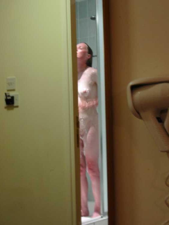16P Voyeur amateurs morning shower and sneak peak of girlfriend waking up in the bed