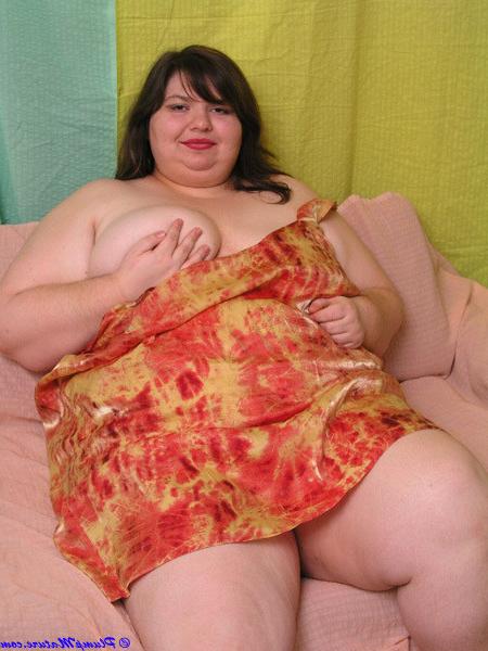 15P Horny beautiful big plump spreading tits