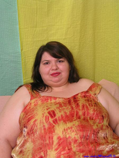 15P Horny beautiful big plump spreading tits
