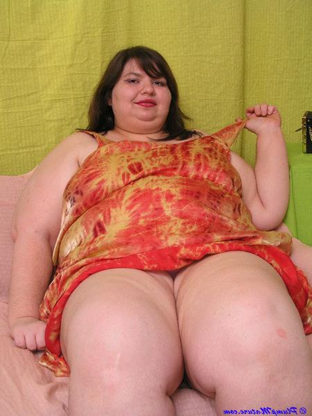 15P Horny beautiful big plump spreading tits
