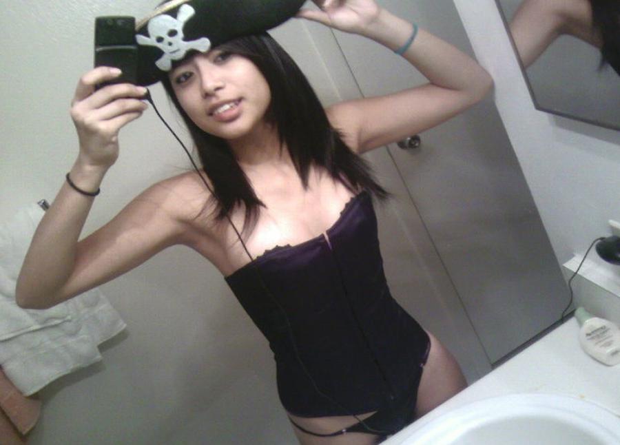 15P Amateur asian selfphots in softcore solo action