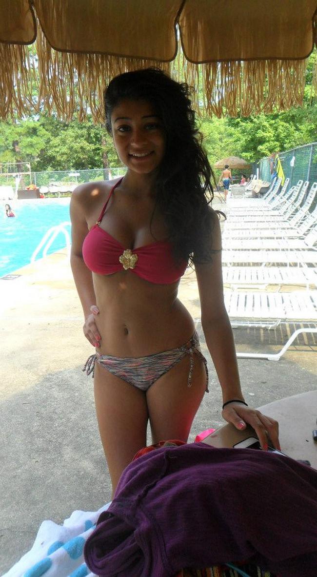 15P Indian gfs expose their big tits