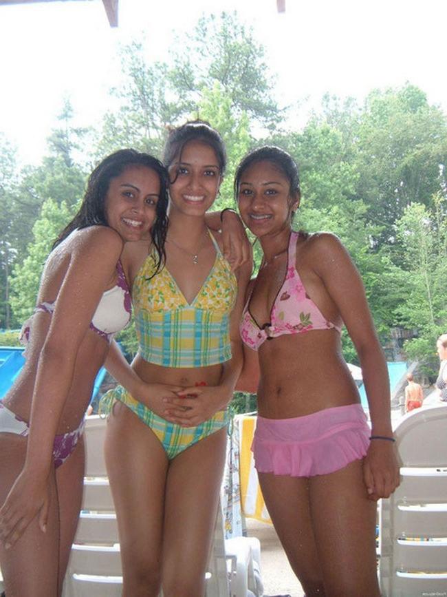 15P Indian gfs expose their big tits