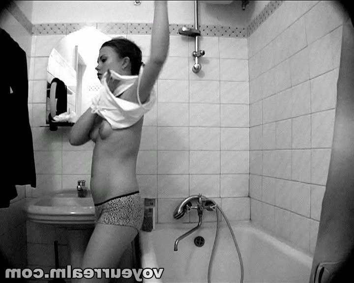 15P Showering and snatching missy on spy camera