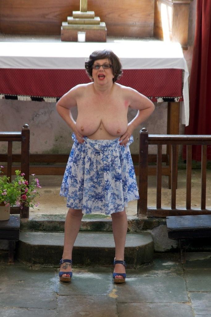 20P Kinky mature European housewife