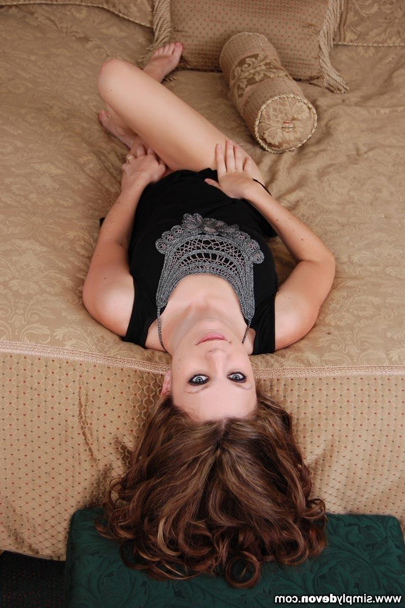 16P Beautiful teen girl nude