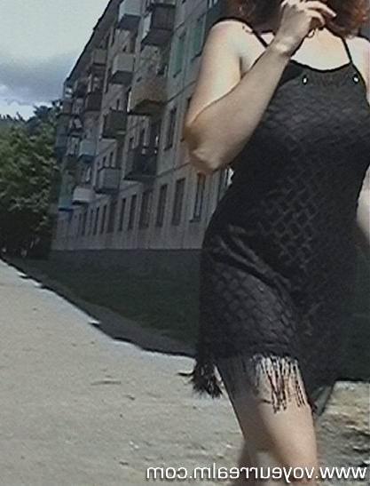 15P Outdoor summer upskirt panty voyeur shots