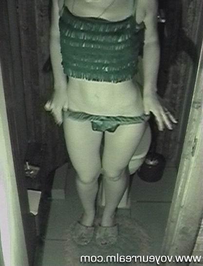 15P Night toilet hidden cam shots