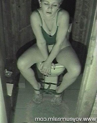 15P Night toilet hidden cam shots