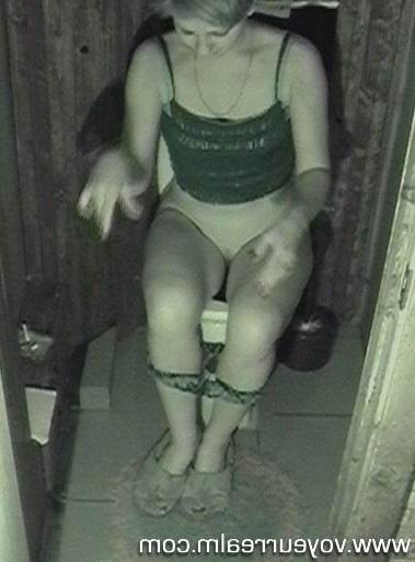 15P Night toilet hidden cam shots
