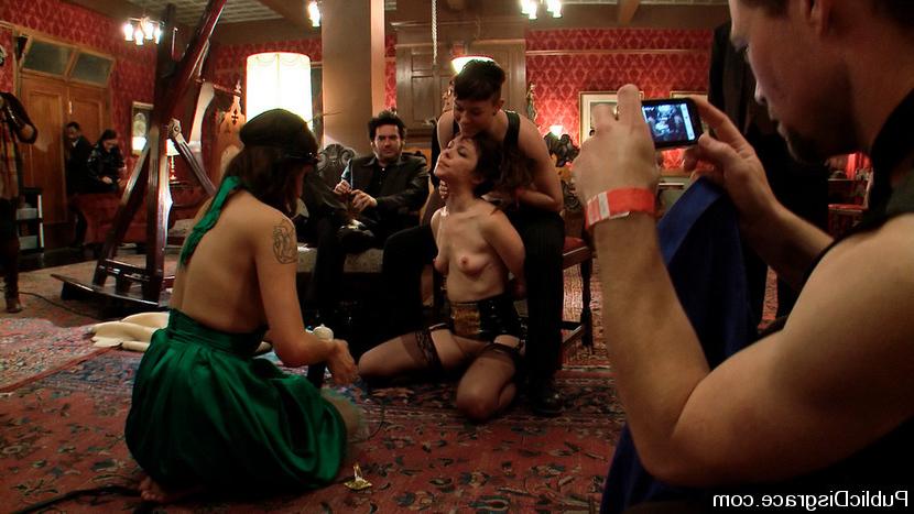 15P It's Princess Donna's birthday, and she's celebrating in style!