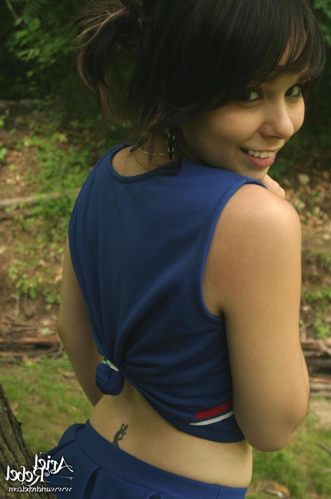 15P Cute teen cheerleading model