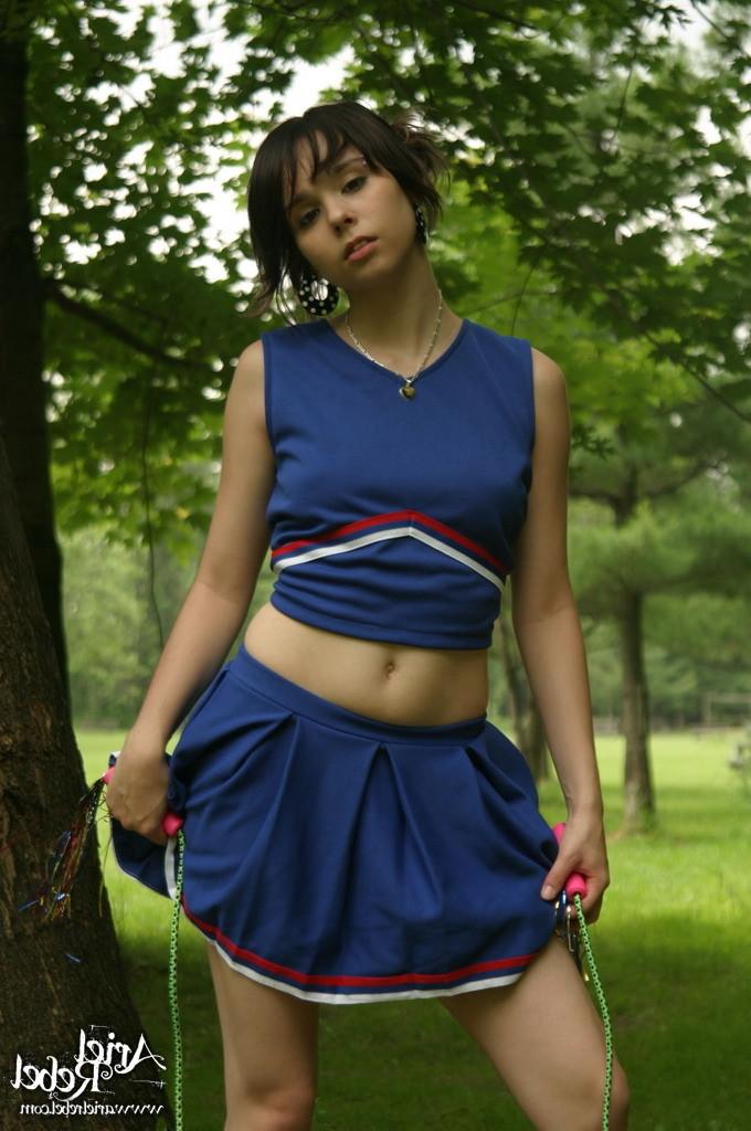 15P Cute teen cheerleading model