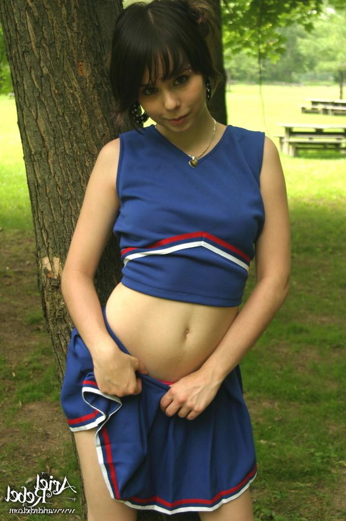 15P Cute teen cheerleading model