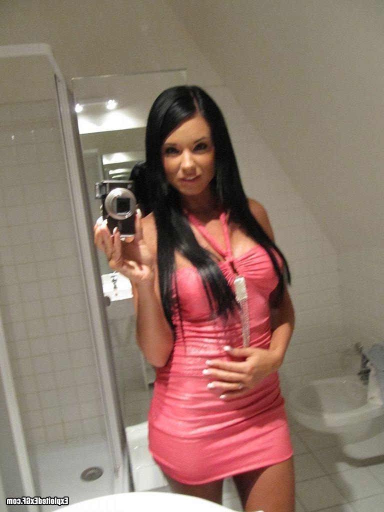 15P Perfect tiny babe posing in her bathroom
