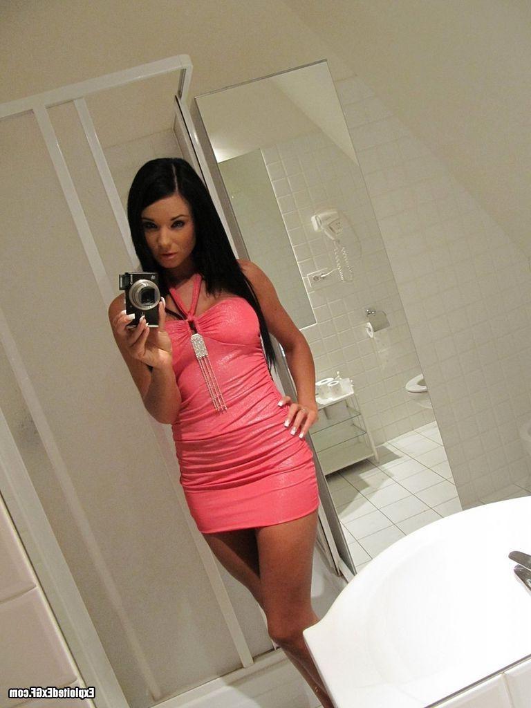 15P Perfect tiny babe posing in her bathroom