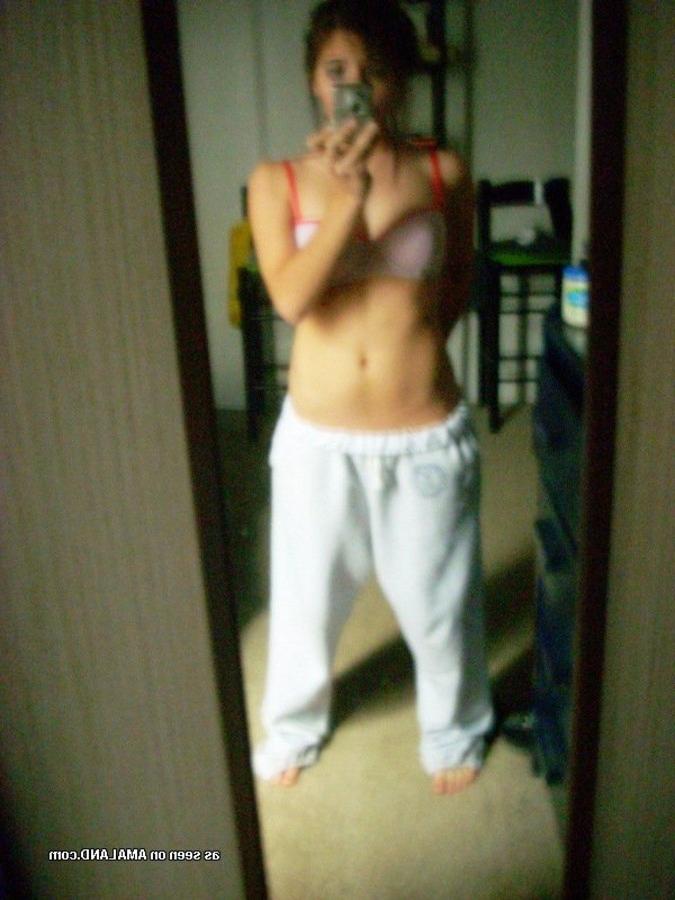 11P Collection of hot pictures of a sexy kinky chick