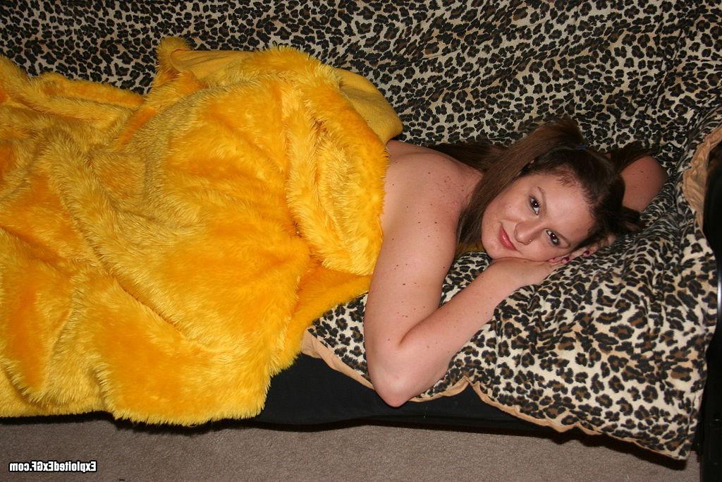 15P Very shy amateur brunette is playing on bed 