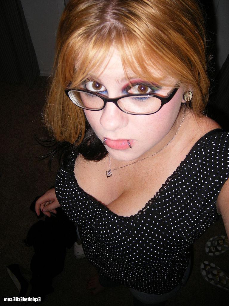 15P Amateur with glasses shows her big tits