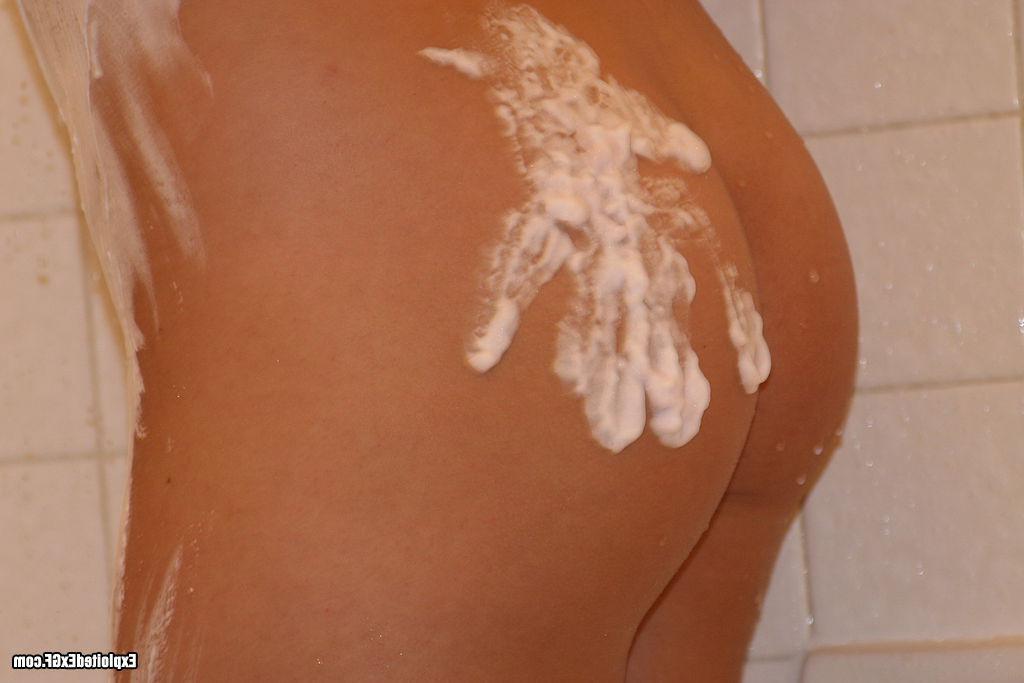 15P Titted amateur slut shaving her tight pussy