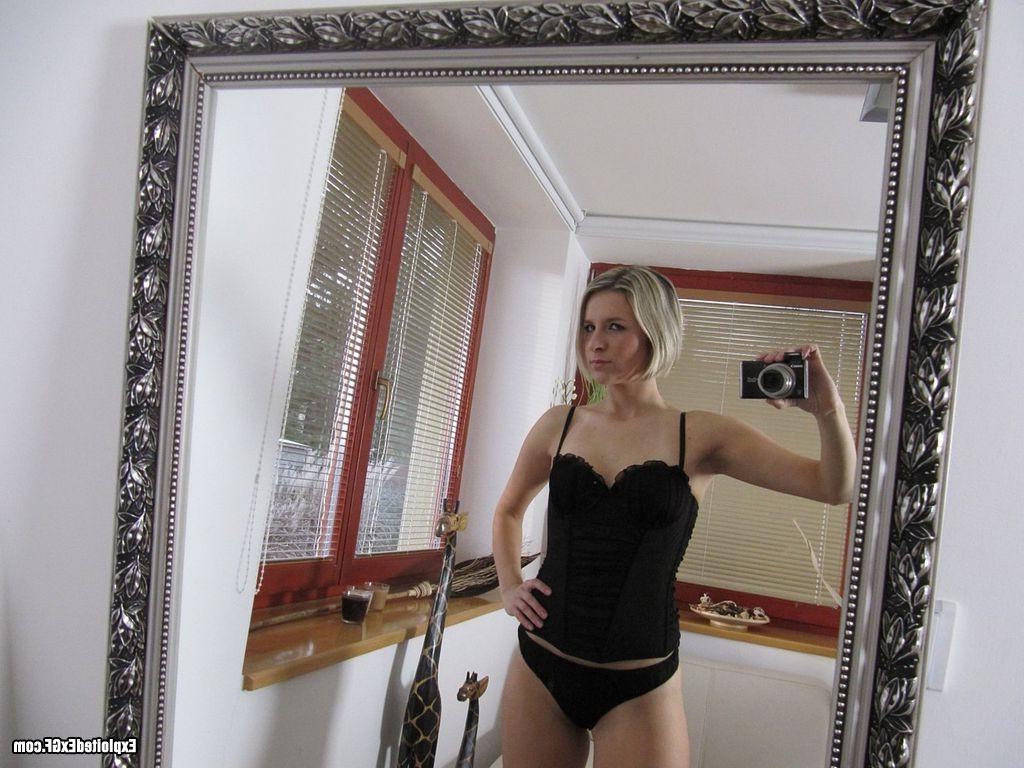 15P Solo sweet girl in black lingerie in the fron of mirror