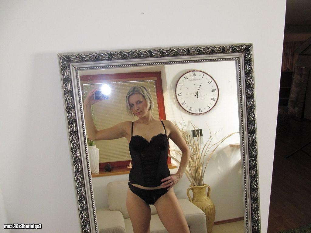 15P Solo sweet girl in black lingerie in the fron of mirror