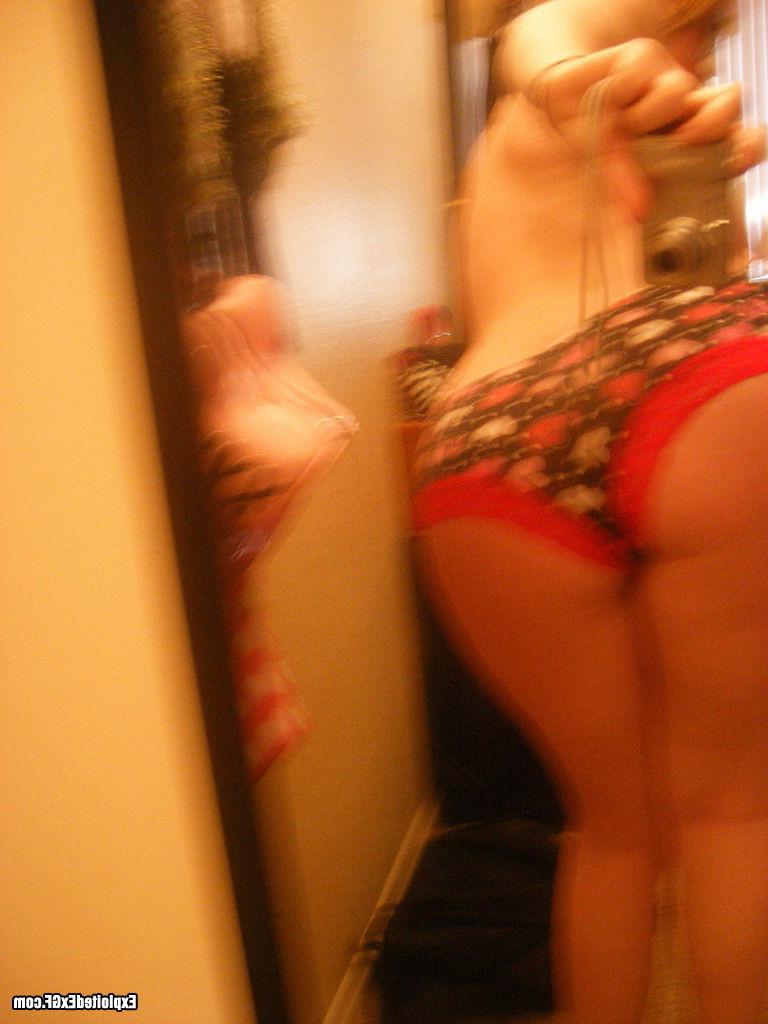 15P Titted amateur slut take pictures of her boobs and clit
