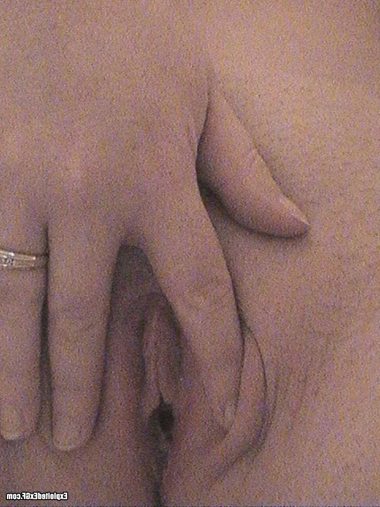 15P Titted amateur slut take pictures of her boobs and clit