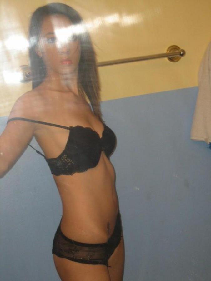 11P Beautiful selfshooting honeys