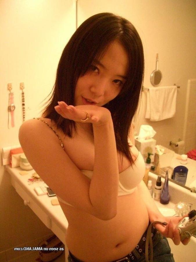 10P Naughty Korean cutie stripping naked in the bathroom