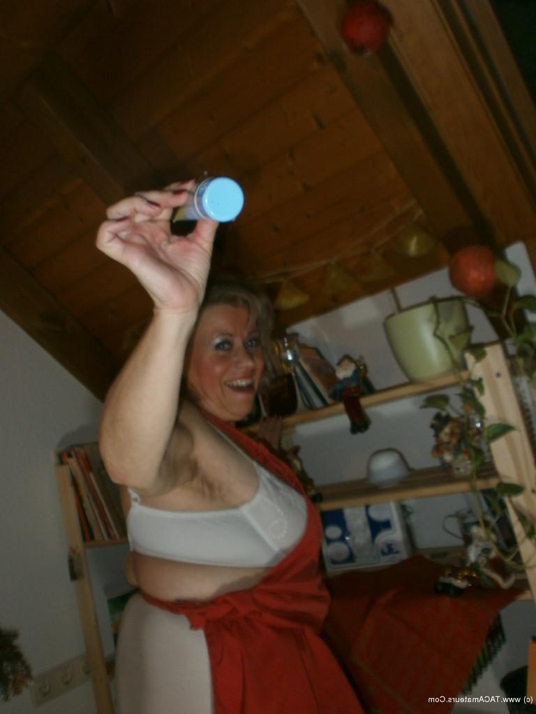 15P Mature grandmother masturbates