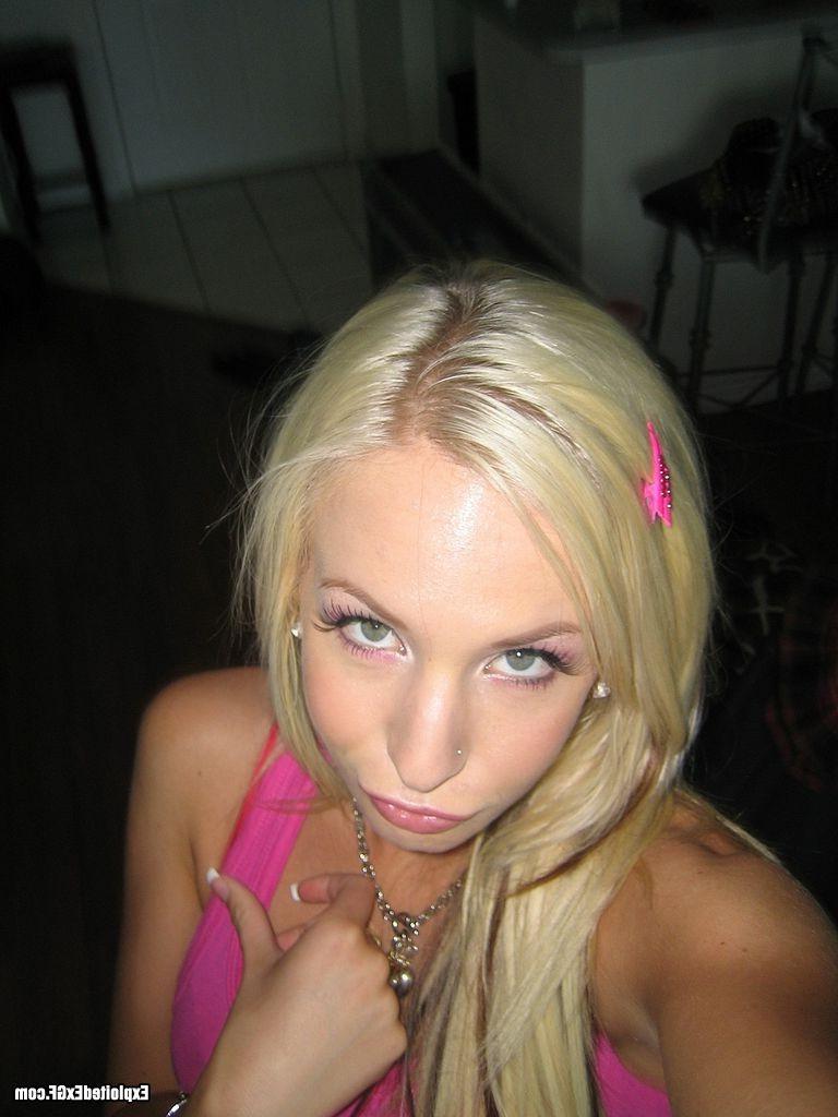 15P Blonde young chick showing her sweet tits and body