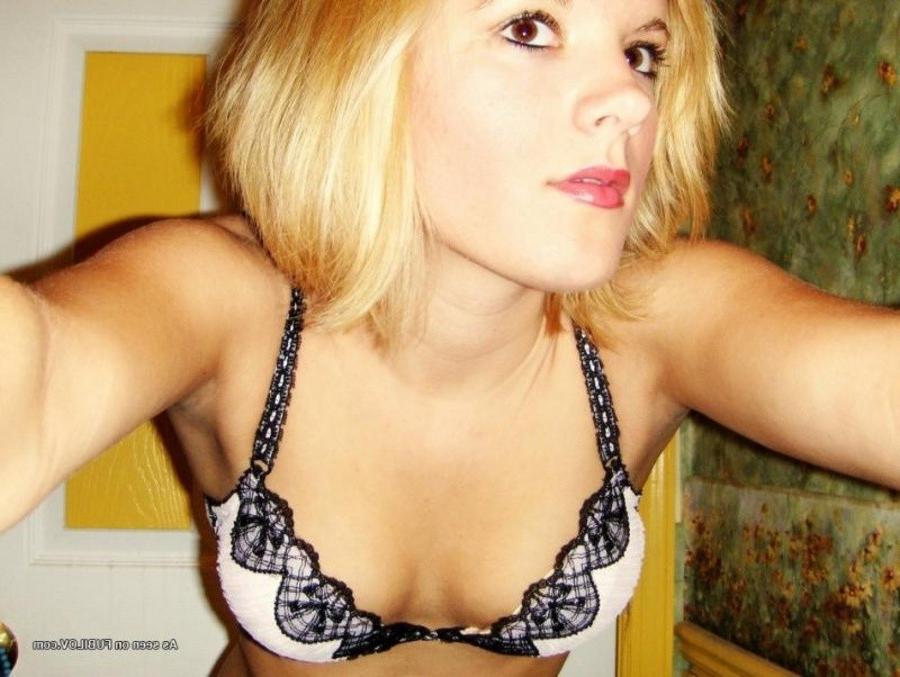 9P Collection of a sexy blonde bimbo teasing her pal on cam
