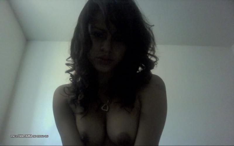 15P Real amateur latinas showing off nude